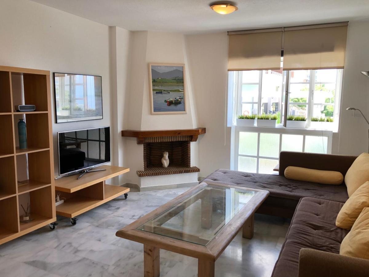 El Cortijuelo. Magnificent Triplex Terraced House With Rooftop Of 18M2, Overlooking The Sea. Parking Torremolinos Esterno foto