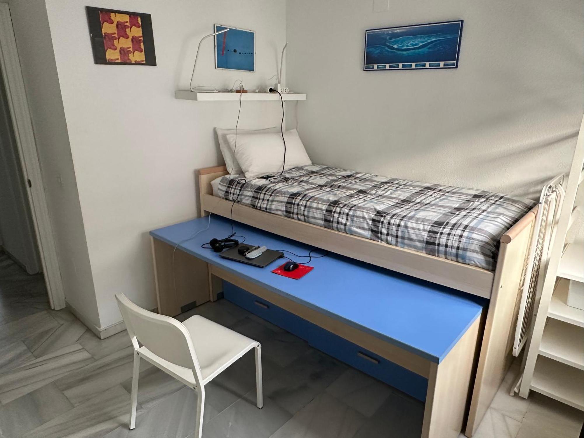 El Cortijuelo. Magnificent Triplex Terraced House With Rooftop Of 18M2, Overlooking The Sea. Parking Torremolinos Esterno foto